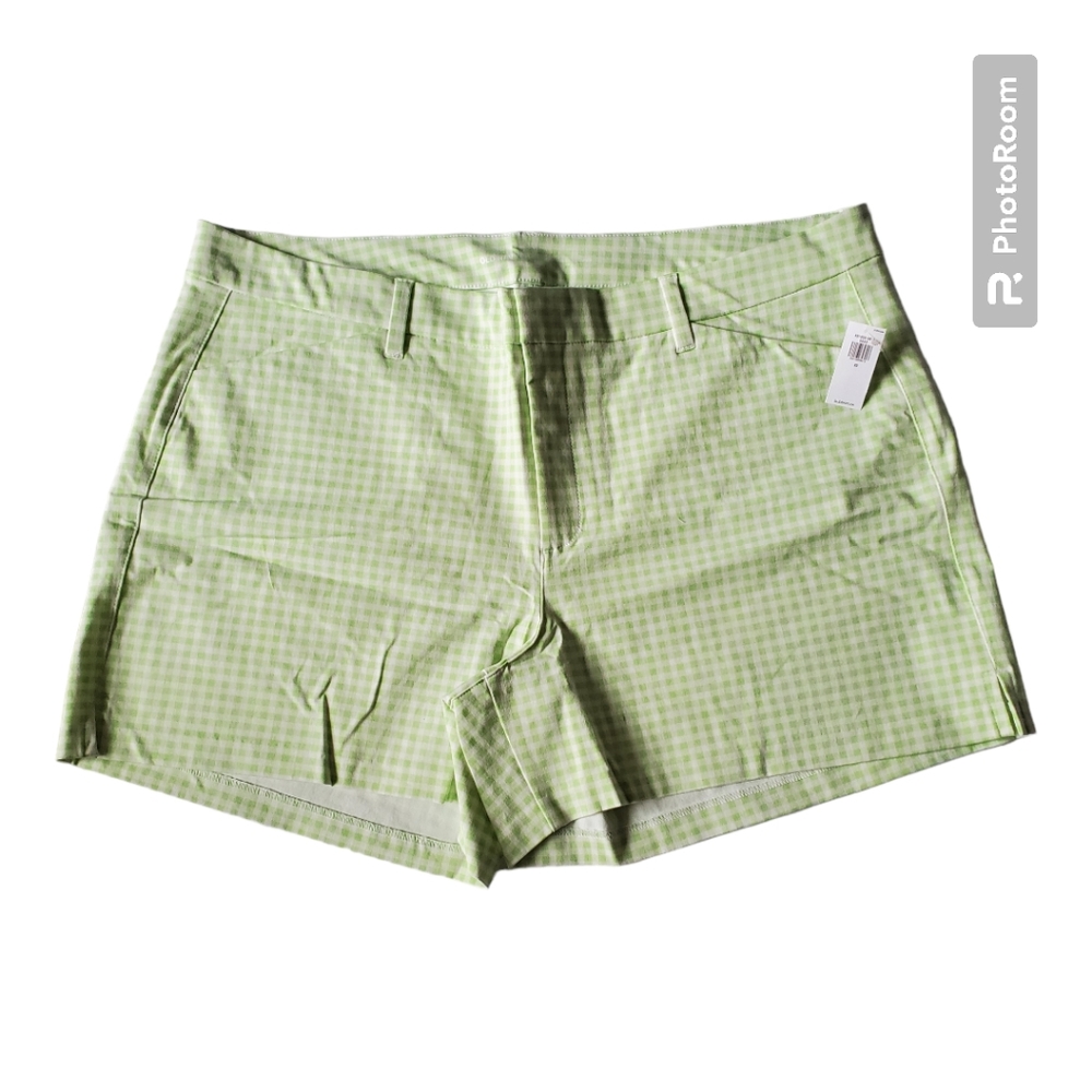Old Navy High Waisted Green/White Pixie Trouser Shorts. Size 22.